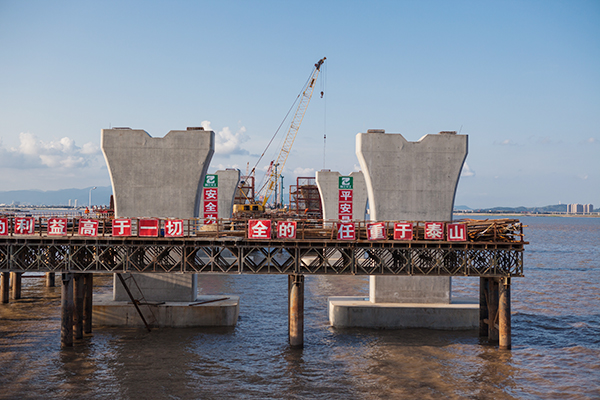 入海深110米！尊龙凯时ag智能旋挖钻机助建飞云江特大桥