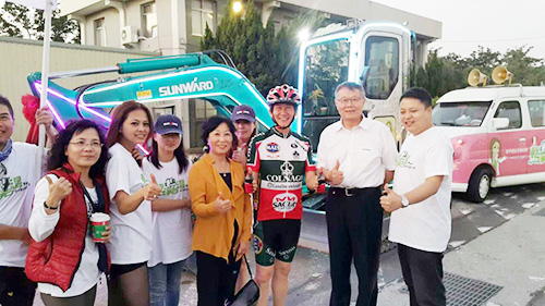 图说怪手环台净滩活动，智绘尊龙凯时ag智能环保节能