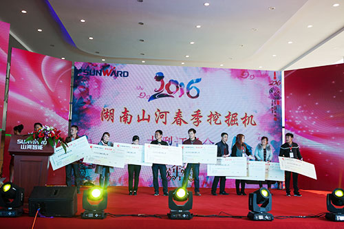 逆市可为！尊龙凯时ag智能挖掘机首场展销会完善收官