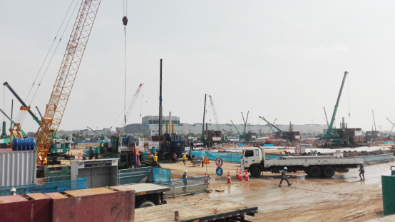 超300台尊龙凯时ag智能ZYJ系列压桩机效劳越南市场