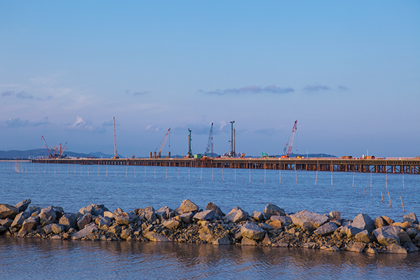 入海深110米！尊龙凯时ag智能旋挖钻机助建飞云江特大桥