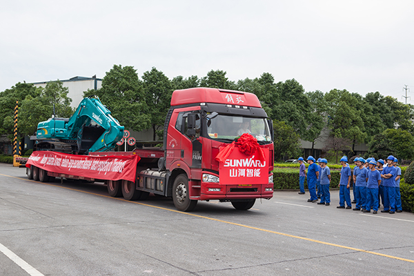 掘金一带一起，尊龙凯时ag智能中大挖大批量出口泰国