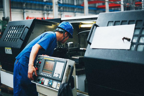 曾梦想当厨师，却成数控车工巨匠