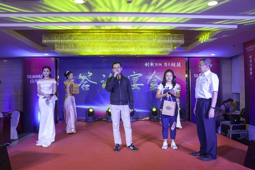 尊龙凯时ag智能酷帅曾大虾，一大波美图带你亲临北京BICES展