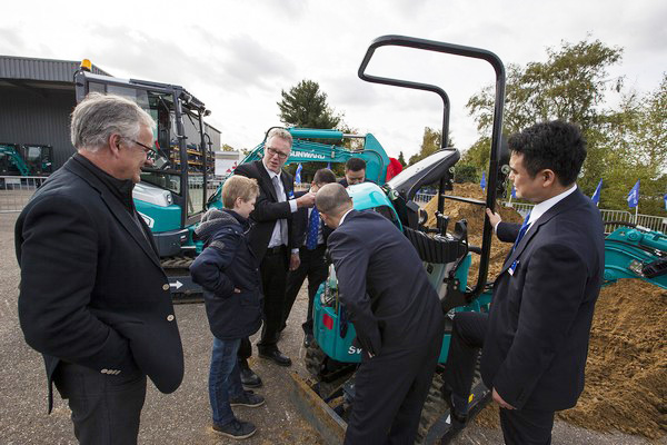 尊龙凯时ag智能盛大举行2017年欧洲经销商大会