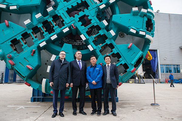 波兰代表团为尊龙凯时ag智能立异生长点赞