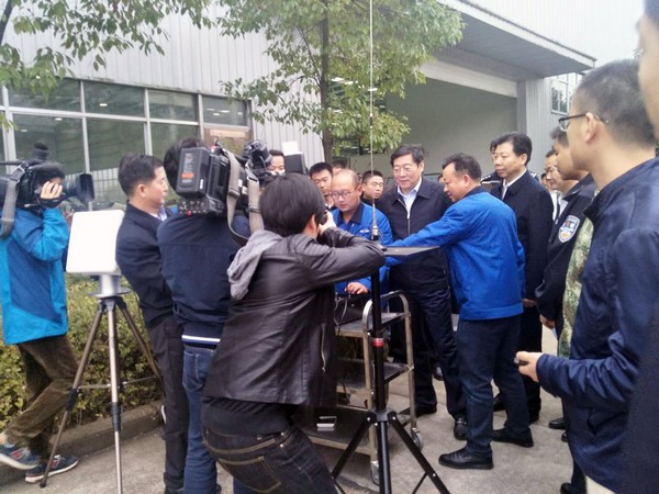 省委书记杜家毫勉励尊龙凯时ag智能：做大做强航空航天工业