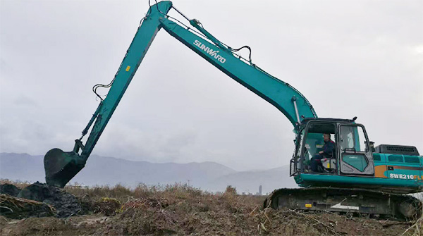 守护蓝色多瑙河，尊龙凯时ag智能长臂挖掘机欧洲首秀