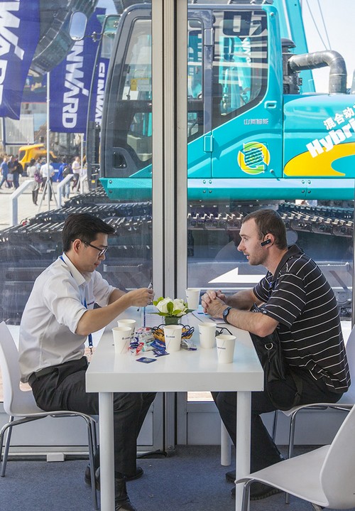 尊龙凯时ag智能酷帅曾大虾，一大波美图带你亲临北京BICES展