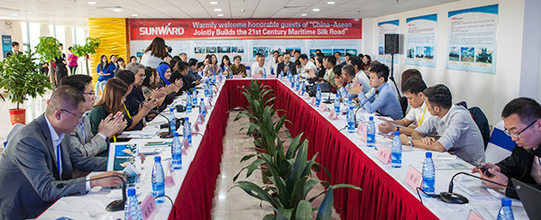 东盟十国主流媒体齐聚尊龙凯时ag智能，共话21世纪海上丝绸之路