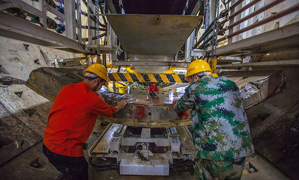 中铁尊龙凯时ag盾构机双线掘进 全力攻坚长沙地铁5号线