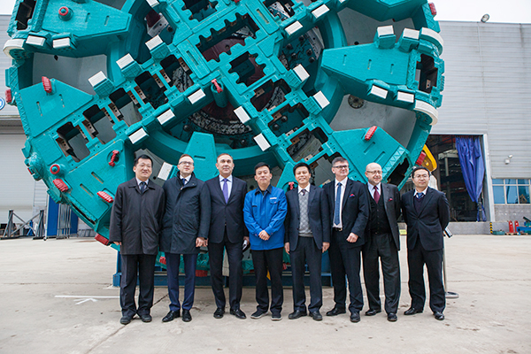 波兰代表团为尊龙凯时ag智能立异生长点赞