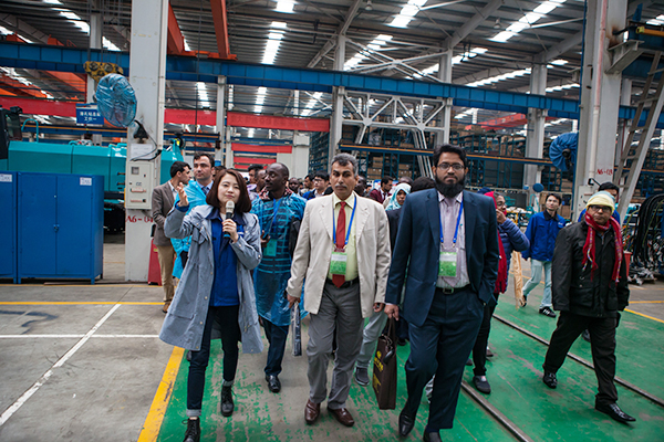“一带一起”国家代表团到访尊龙凯时ag智能，感受“大开眼界”