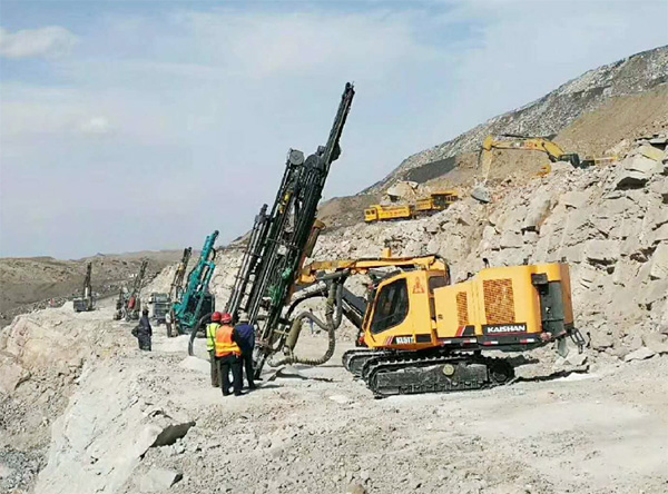 PK国际领先品牌，尊龙凯时ag智能露天液压钻车再交完善答卷