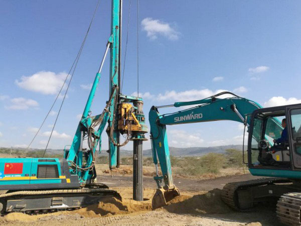 肯尼亚总统高度赞赏，乞力马扎罗山下尊龙凯时ag绿闪灼