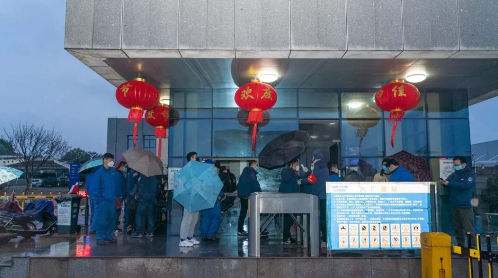 防控生产两不误 尊龙凯时ag智能复工保供