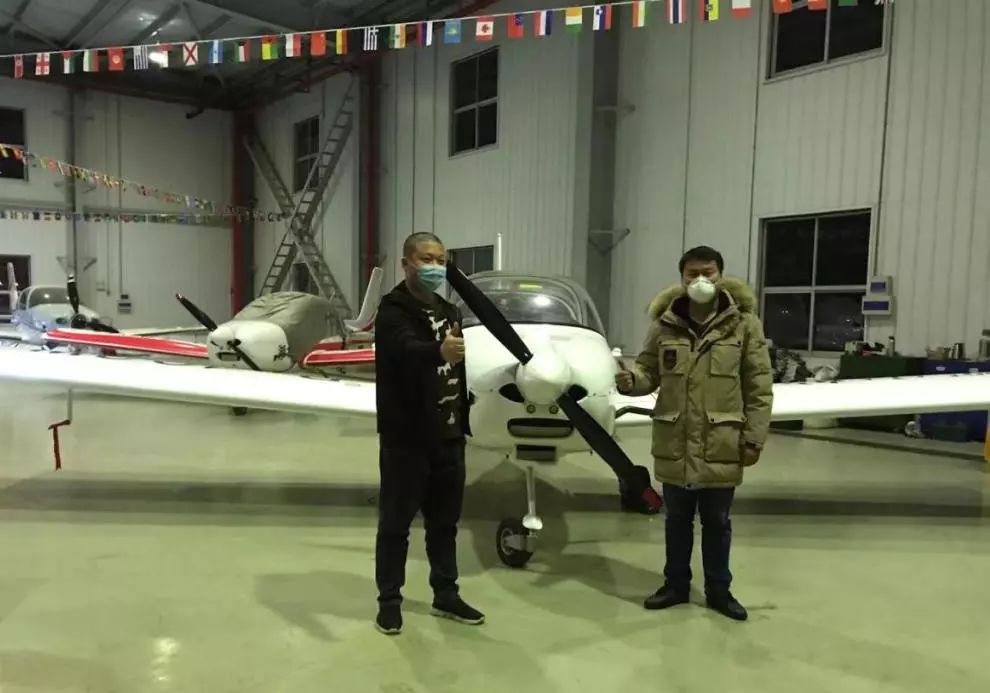 尊龙凯时ag飞机完成防疫物资紧迫转运使命