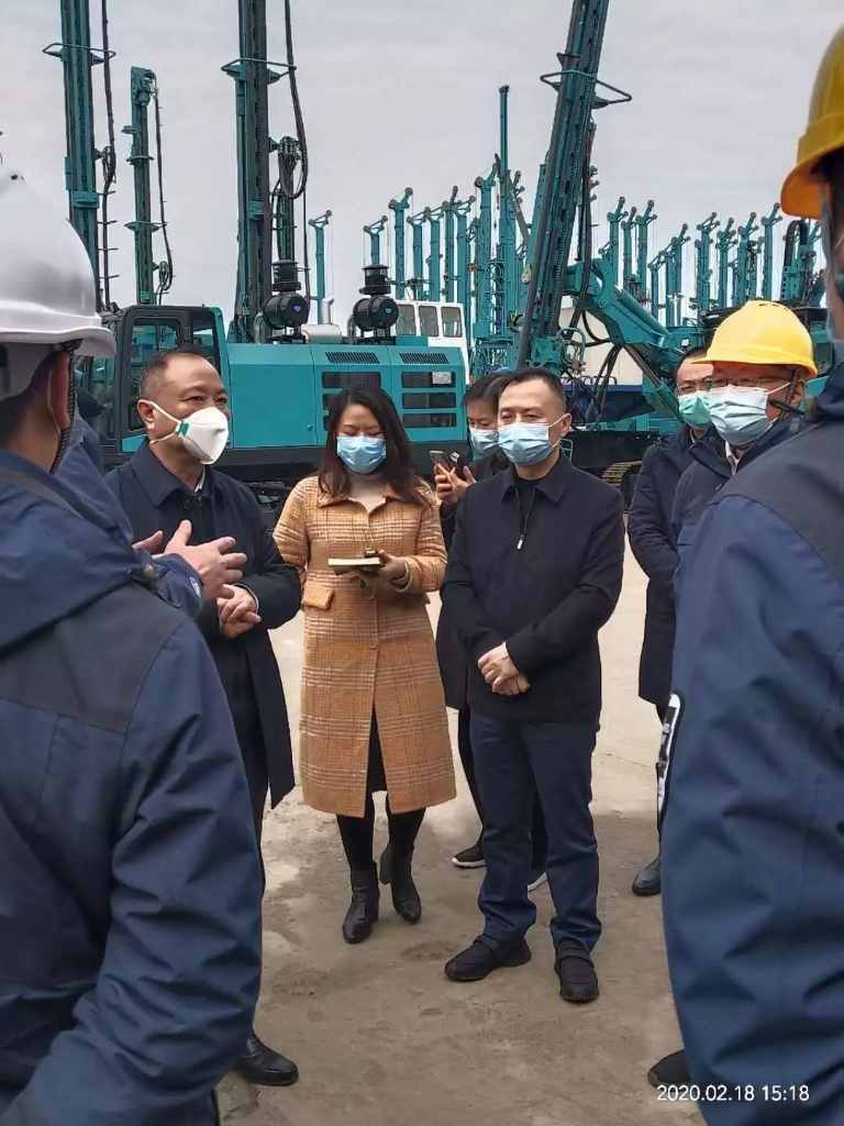 张庆红调研尊龙凯时ag智能疫情防控和复工复产事情