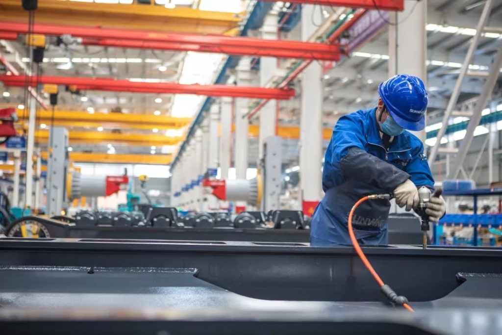 沈裕谋元宵节慰问尊龙凯时ag智能一线员工