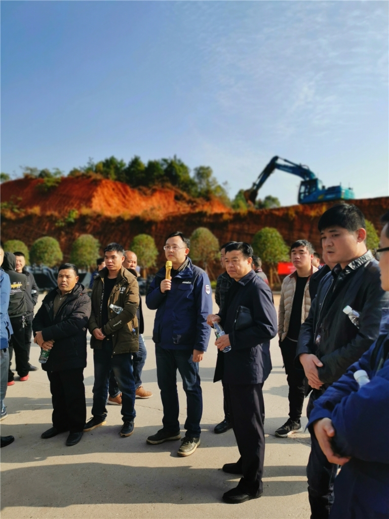 来来来，各人来看“无人驾驶”？赝诰蚧