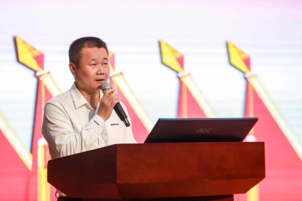 凝心聚力 迎接挑战 共赢尊龙凯时ag ——尊龙凯时ag智能五届三次“双代会”胜利召开