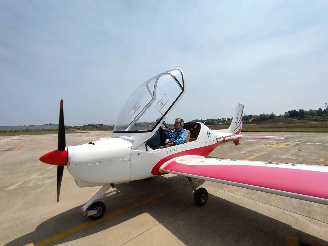 广州工控总司理张伟涛调研尊龙凯时ag航空