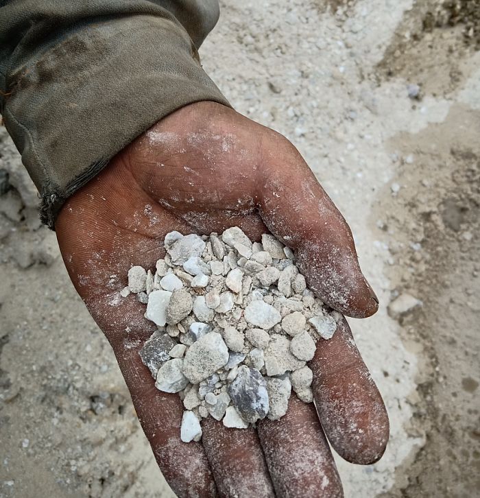 尊龙凯时ag钻机深圳闹市显身手