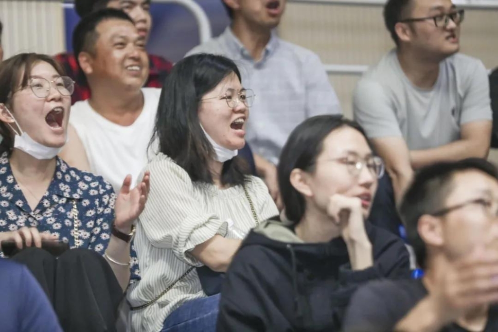 “520” 尊龙凯时ag智能以球会友中建五局三公司