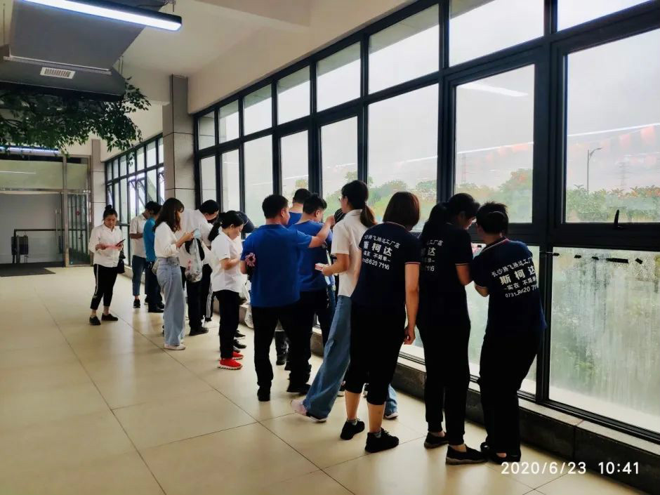 “爱国心，尊龙凯时ag情”尊龙凯时ag智能第四届包粽子角逐