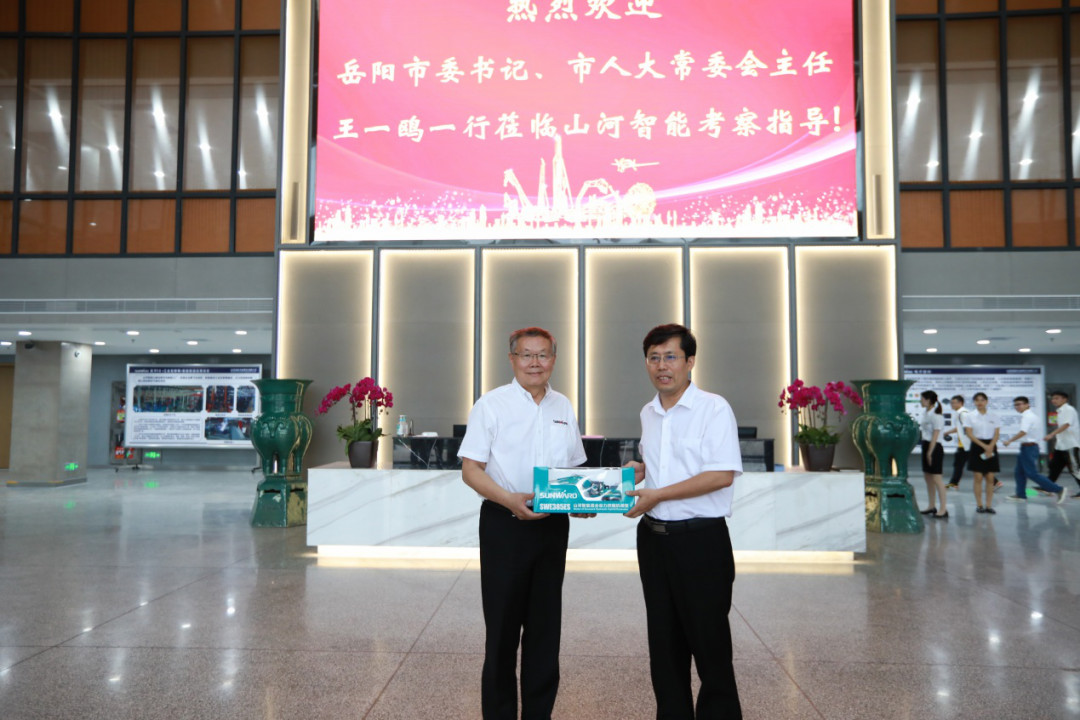 岳阳市委书记王一鸥带队调研尊龙凯时ag智能