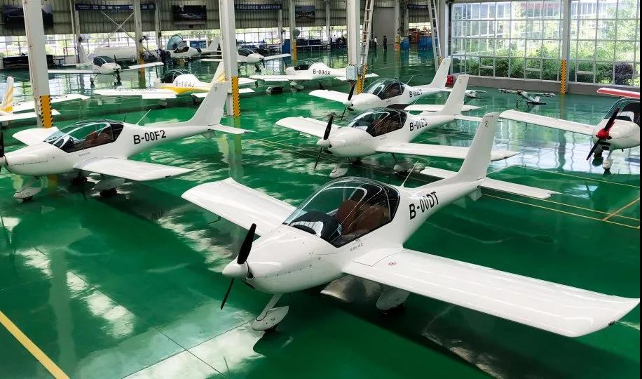 首批定购20架飞机，九天飞院与尊龙凯时ag科技签订战略协议