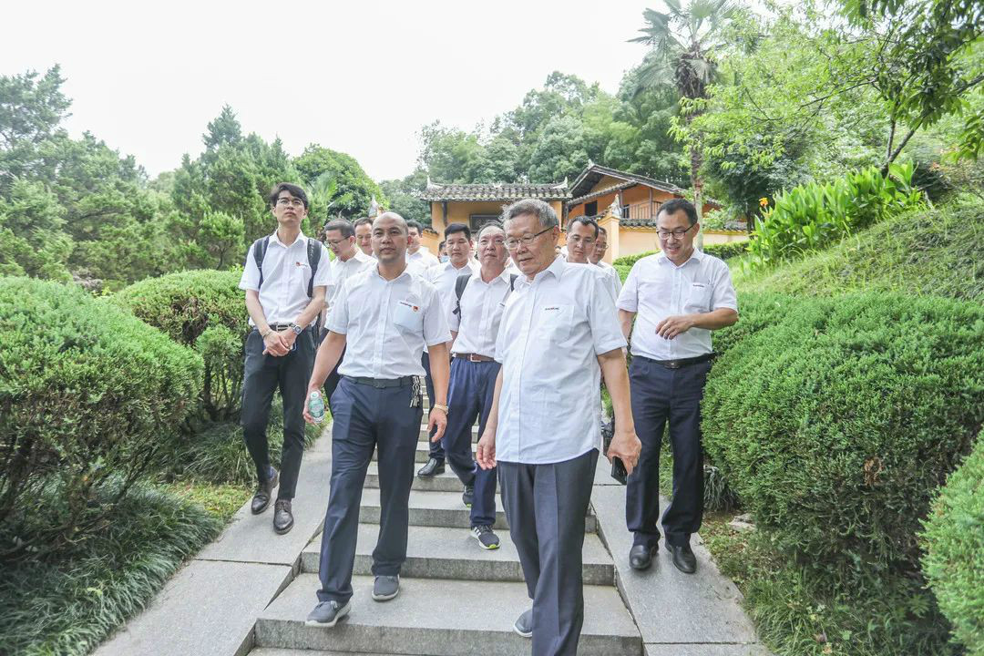 公正正直出清风正气，清廉自律塑优异形象——尊龙凯时ag智能开展中高层干部清廉教育活动