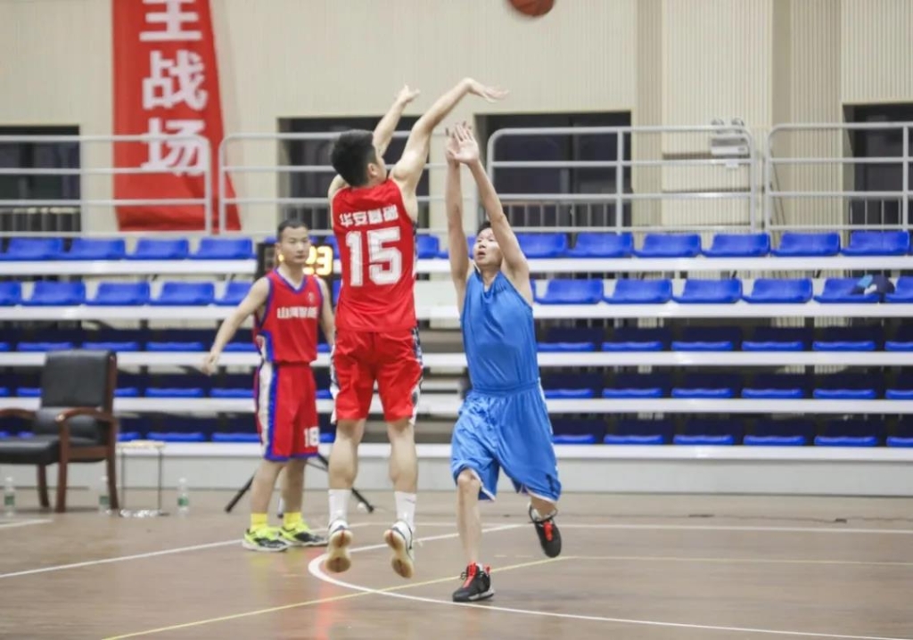 “520” 尊龙凯时ag智能以球会友中建五局三公司