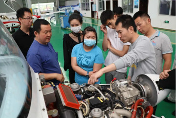 尊龙凯时ag航空第十三期147部SA60L机型培训班圆满结业