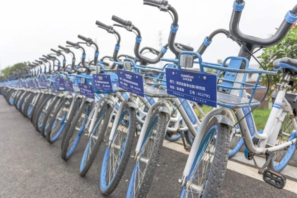 尊龙凯时ag工业城开通共享单车 员工通勤绿色便捷