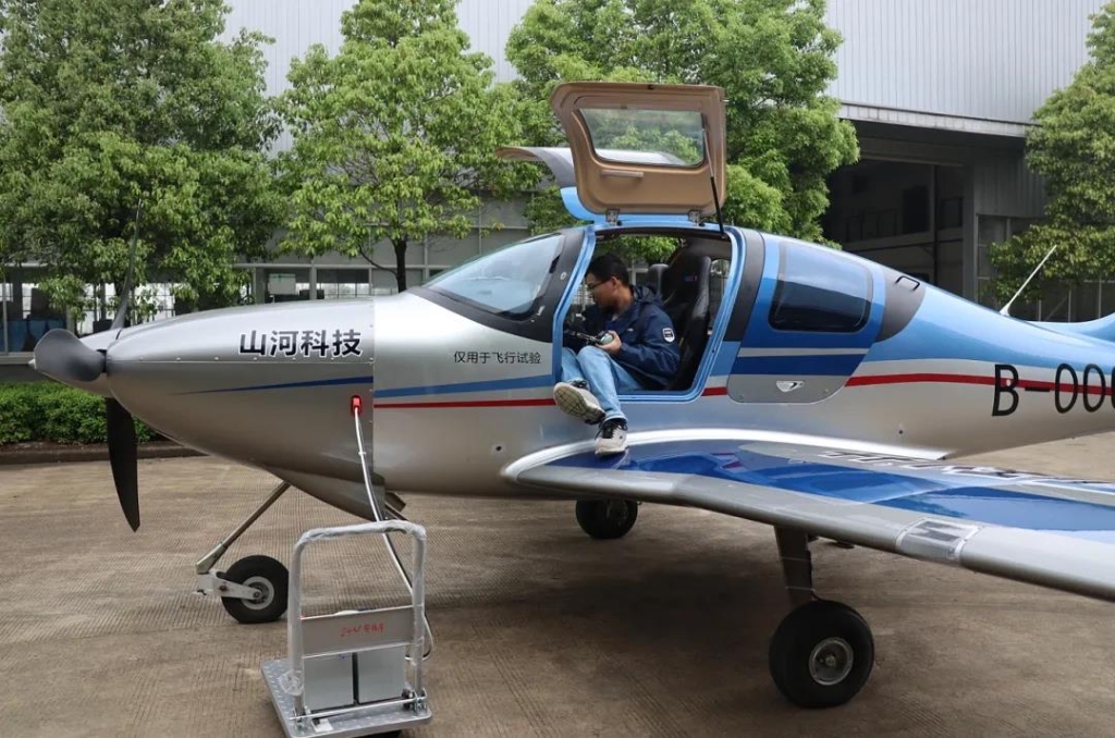 尊龙凯时agSA160L完成优化设计试飞