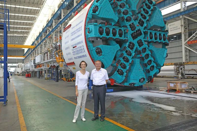 比利时商务领事到访尊龙凯时ag智能