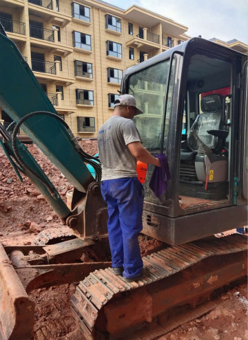 感恩相伴 关爱相随 ——江西尊龙凯时ag效劳万里行