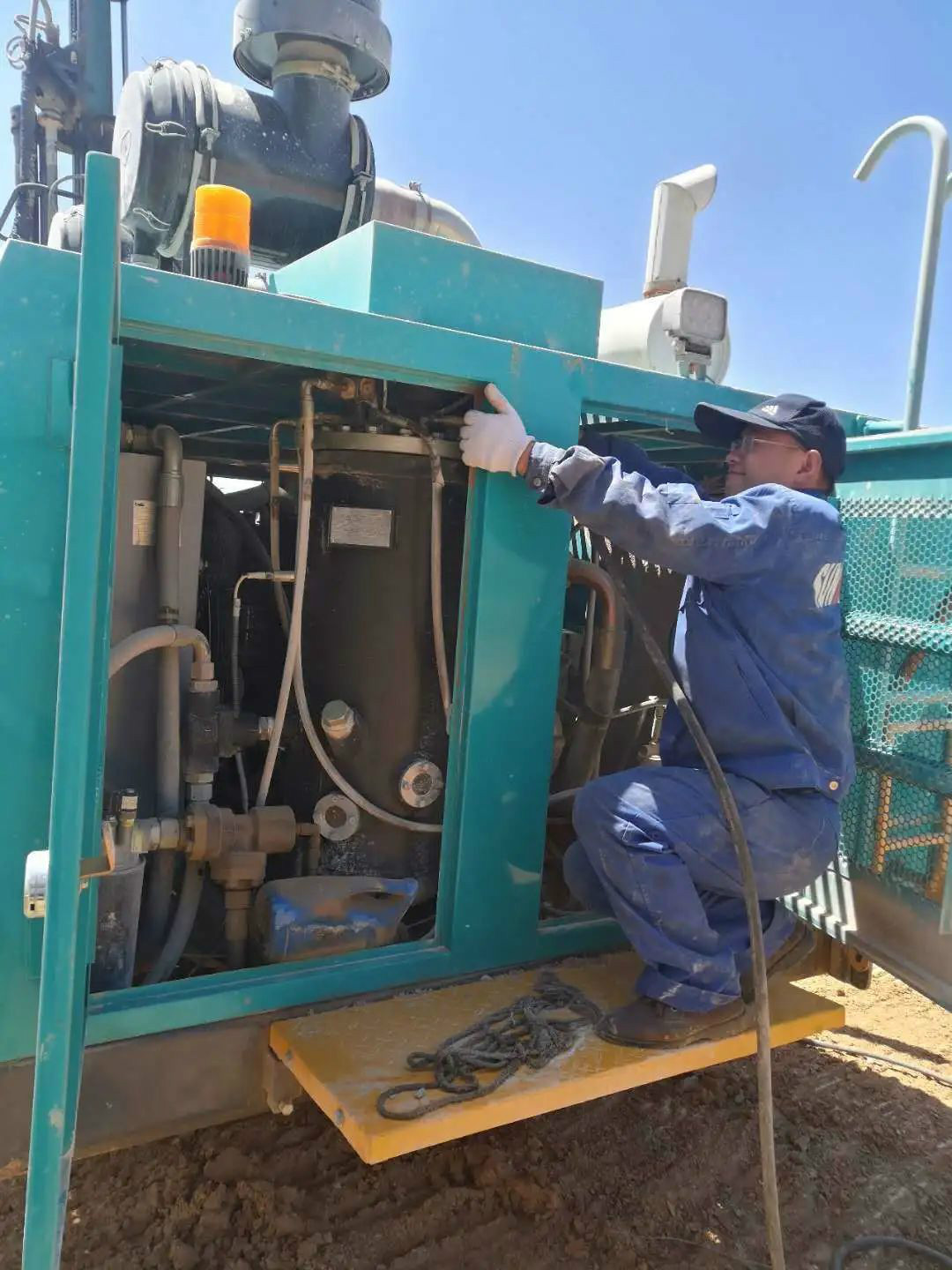 凿岩效劳见缝插针 尊龙凯时ag关爱无微不至——尊龙凯时ag智能凿岩装备效劳万里行活动走进甘肃平凉