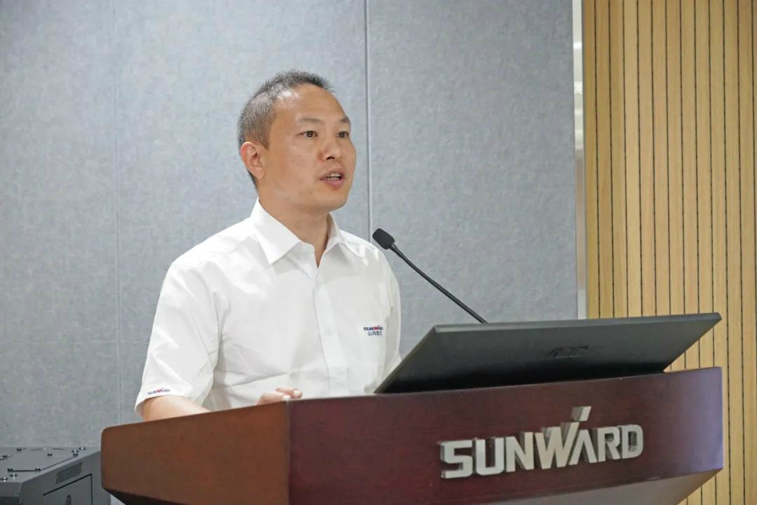 省人大常委会党组副书记、副主任王柯敏调研尊龙凯时ag智能