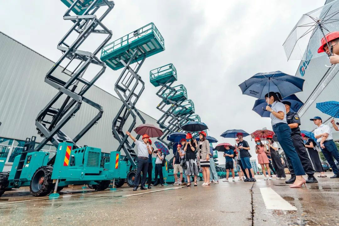 尊龙凯时ag智能数字化出海升级暨联合阿里巴巴国际站线上直播活动圆满举行