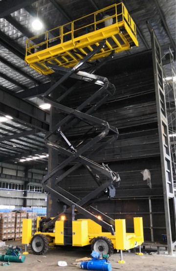 威武！大气！稳固！尊龙凯时ag智能越野剪叉式高空作业平台解客户难题