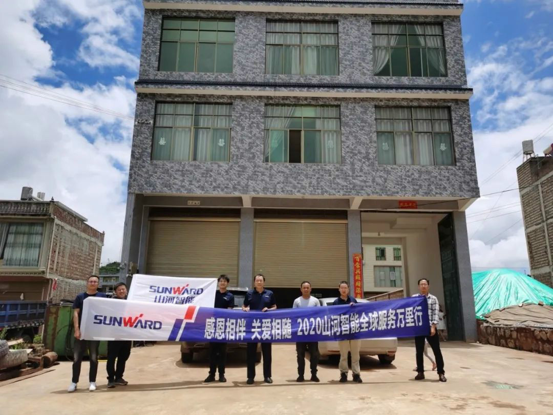 云南这个村有个挖掘机家族，创富有一套