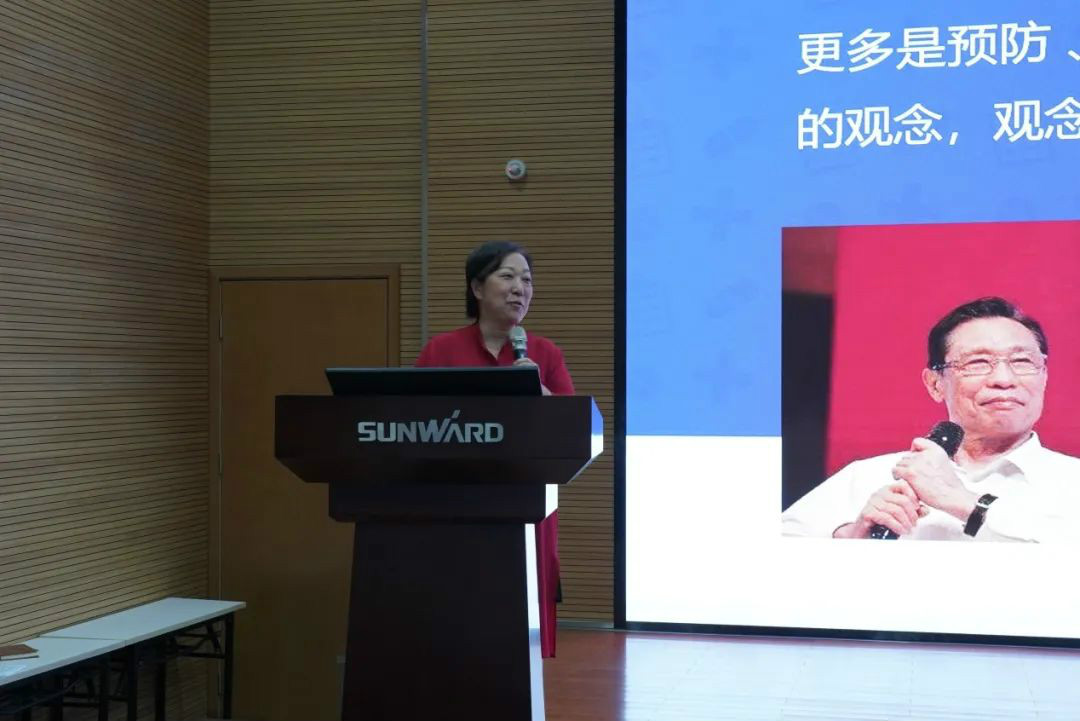 关爱科技事情者康健——康健科普进企业走进尊龙凯时ag智能