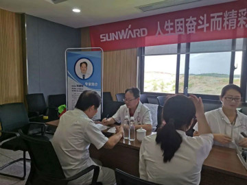 关爱科技事情者康健——康健科普进企业走进尊龙凯时ag智能