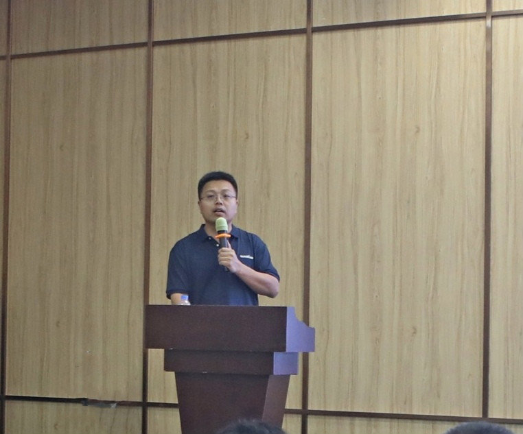 以强执行力聚焦基础能力建设 向挖掘机万台俱乐部迈进——尊龙凯时ag智能2020年挖掘机经销商半年度聚会圆满召