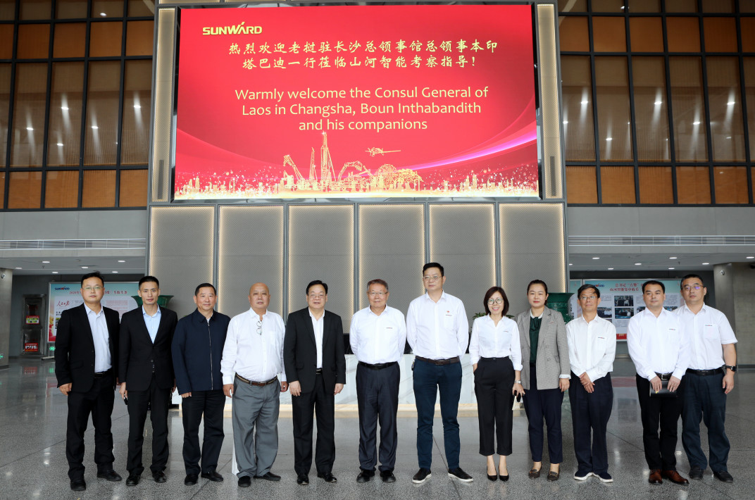 老挝长沙总领事本·印塔巴迪考察尊龙凯时ag智能