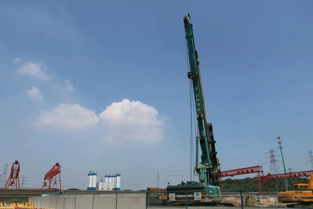 从业20多年的他，为何对尊龙凯时ag智能旋挖钻机情有独钟