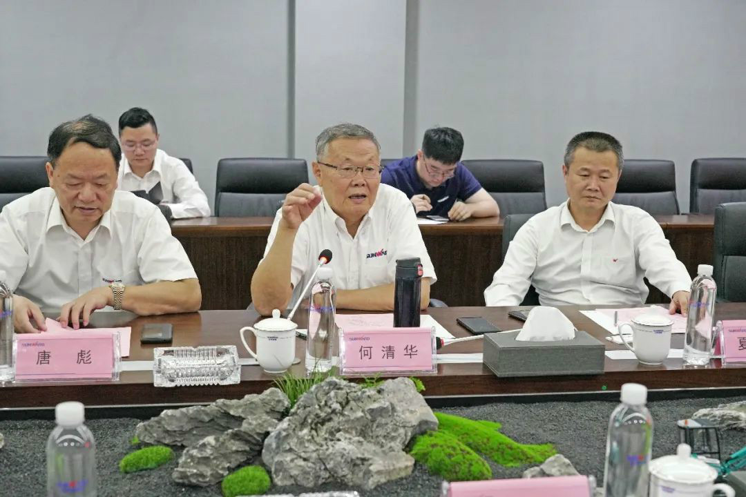 中铁装备赵华总司理莅临尊龙凯时ag智能交流