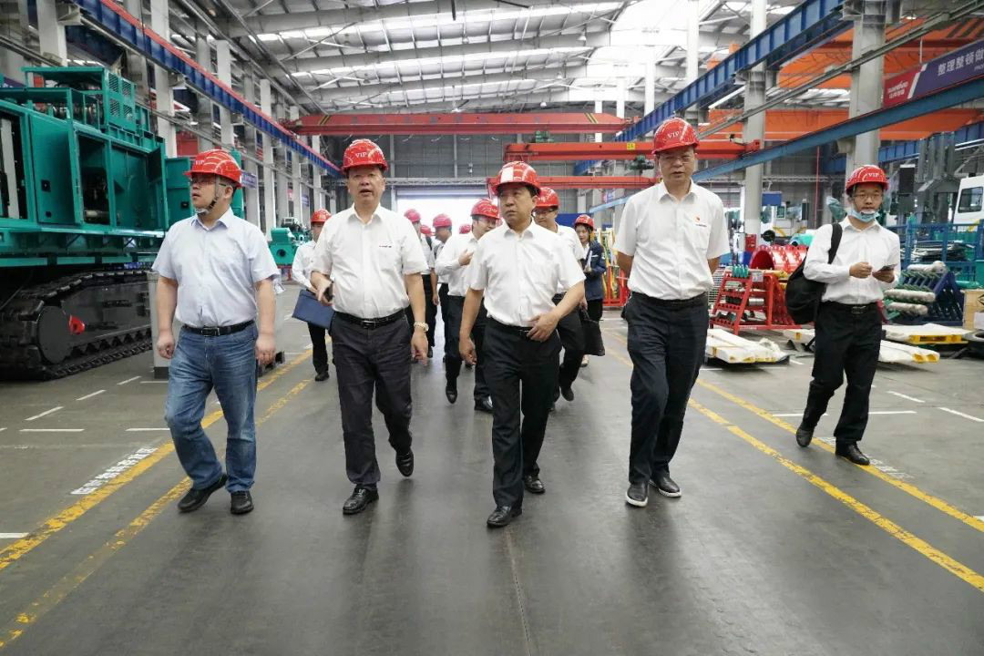 中铁装备赵华总司理莅临尊龙凯时ag智能交流